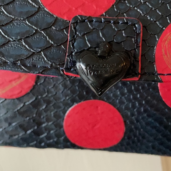 Princess Vera Wang ladies purse. - Picture 2 of 9